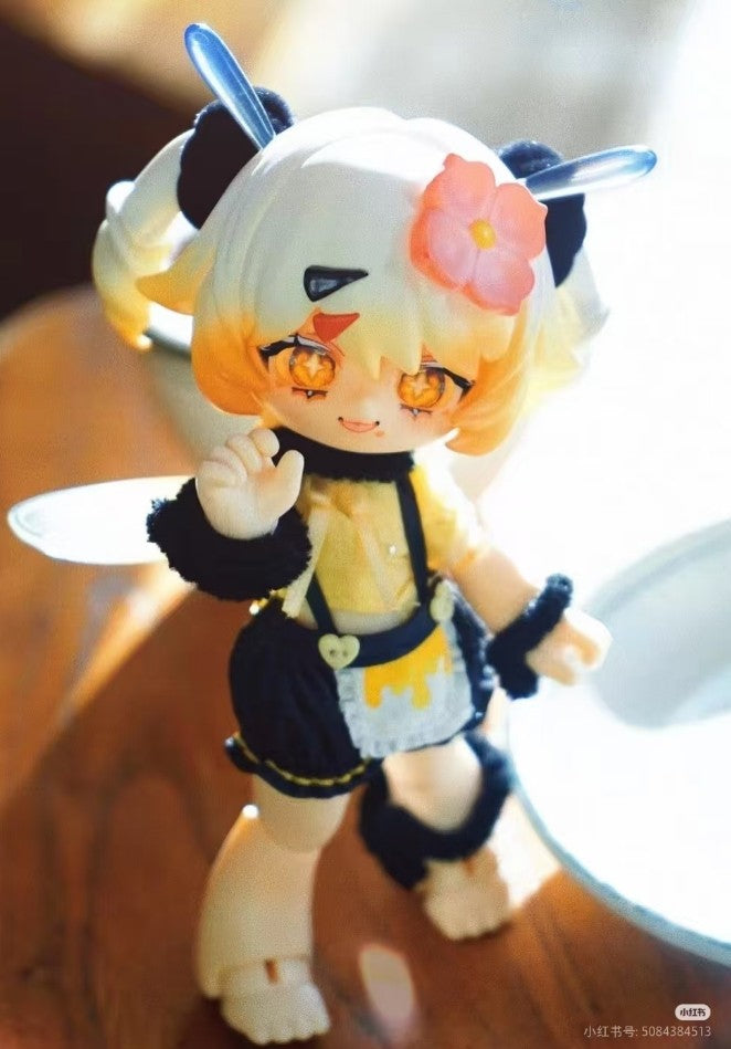 Kukaka Insect Cafe 6.3In Bjd Dressable Action Figure Limited