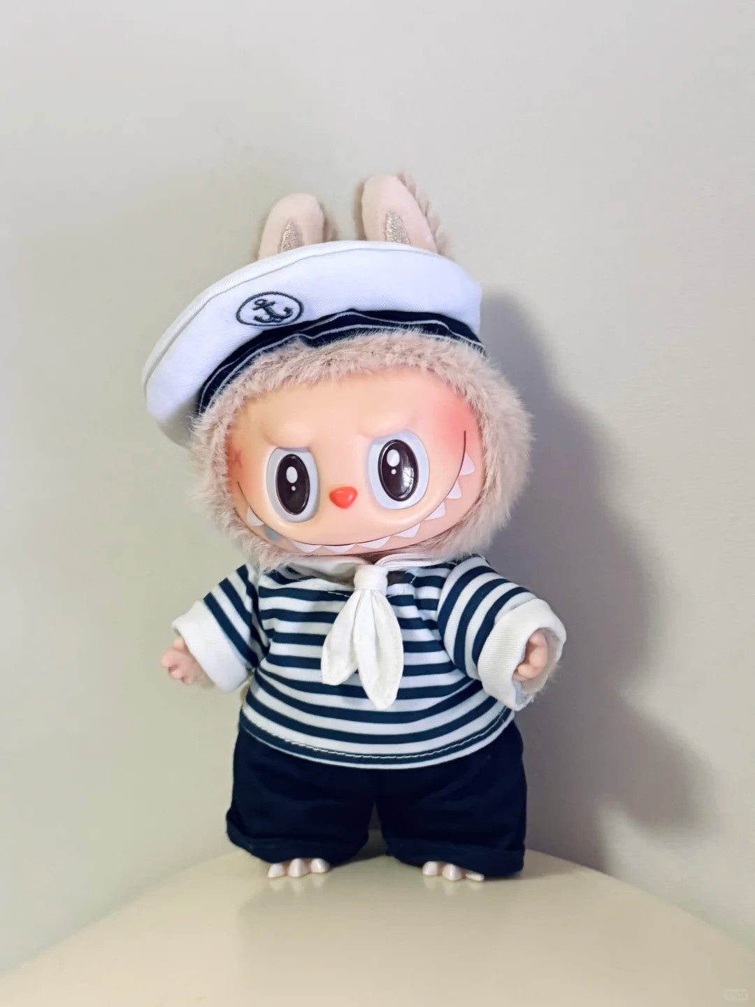 POP MART The Monsters De Vliegende Sailor Plush POP LAND Exclusive