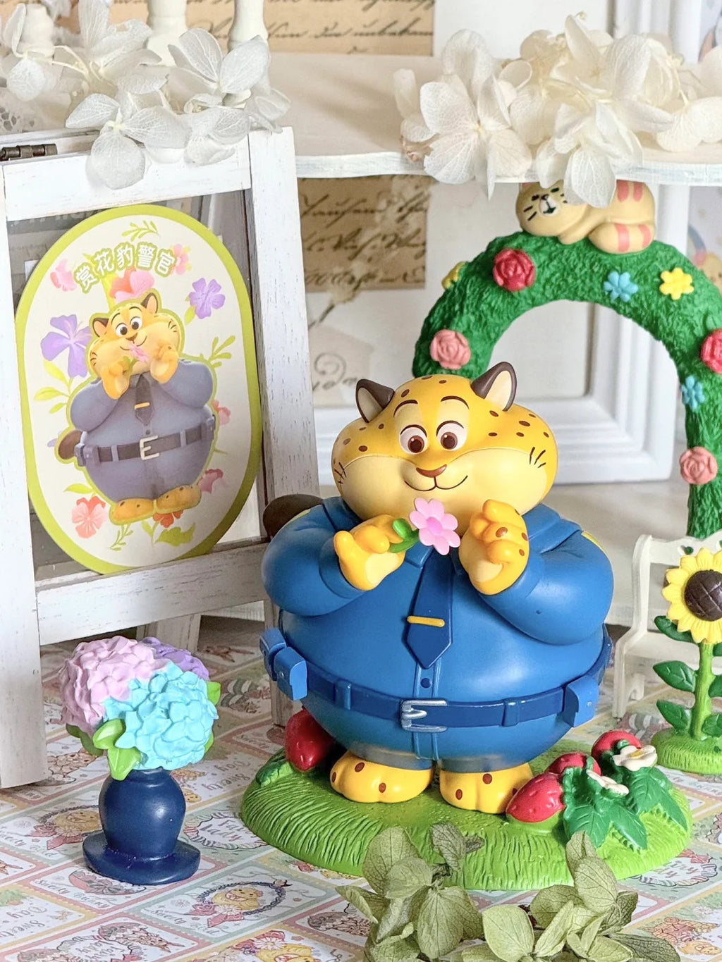 TOPTOY Disney Zootopia Flower World Series Confirmed Blind Box Figures Toys Gift