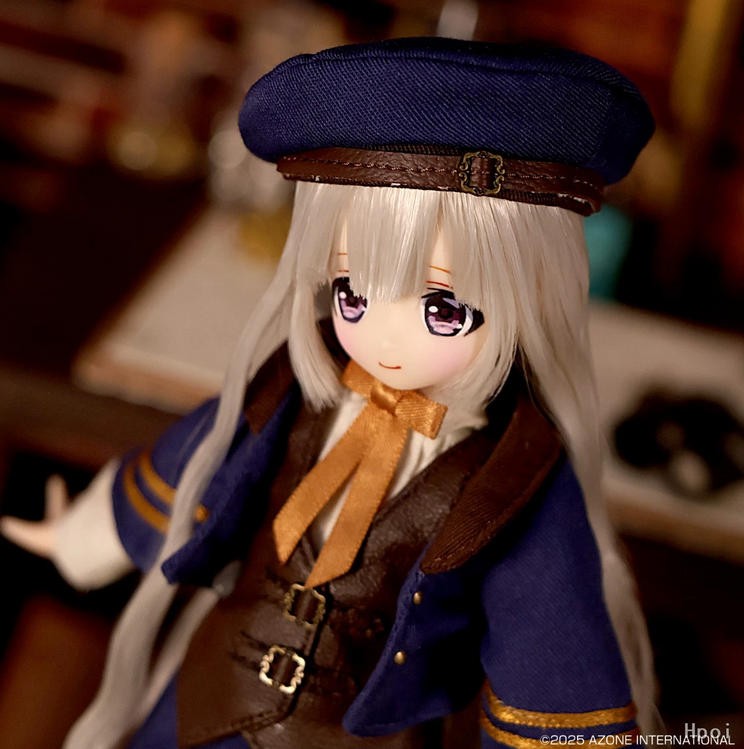 Azone Alvastaria Torte Dreaming Atelier Silver Hair Uniform 8.4In Bjd 1/6 Gift
