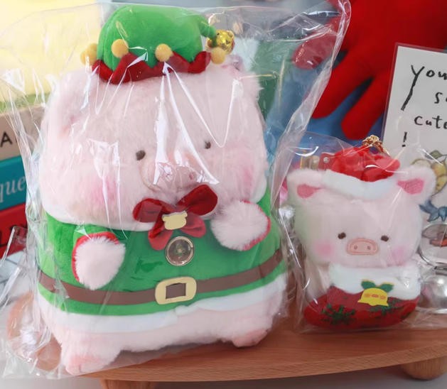Toyzero Lulu Piggy Christmas Envoy Sock 4.3In 7.8In Plush Keychain Action Figure